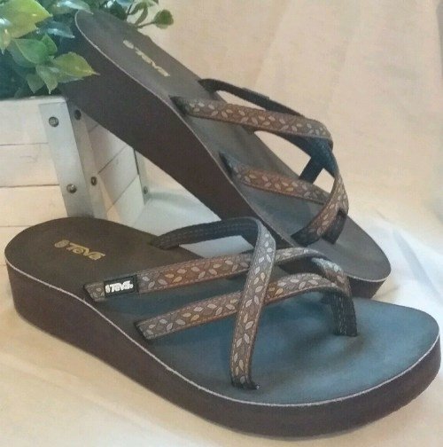 olowahu teva slippers