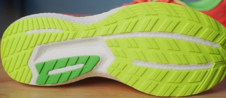 saucony-triumph-18-outsole