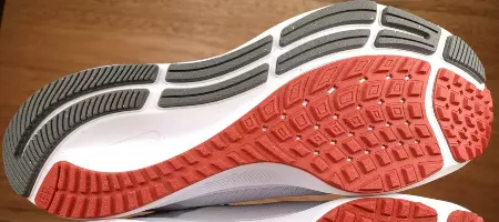 nike-air-zoom-pegasus-38-outsole