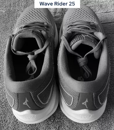 mizuno-wave-rider-25-heel-collar