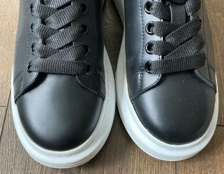 alexander-mcqueen-forefoot