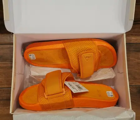 adidas-pharrell-boost-slides-box