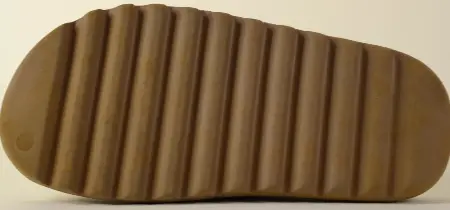 yeezy-slides-outsole-traction