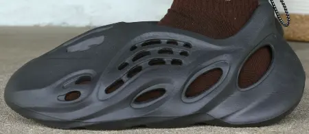 adidas-yeezy-foam-runner-sizing