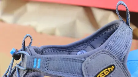 keen-clearwater-cnx-pull-tab