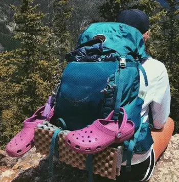 hikers-loving-crocs