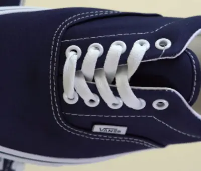 vans-era-upper-tongue-laces