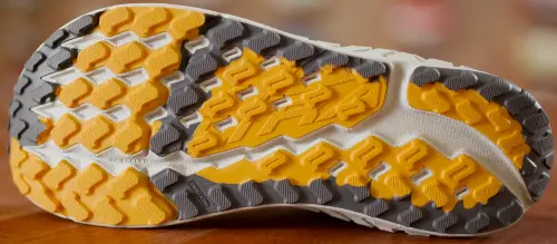 altra-outroad-outsole