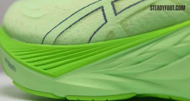 asics-novablast-4-forefoot-midsole