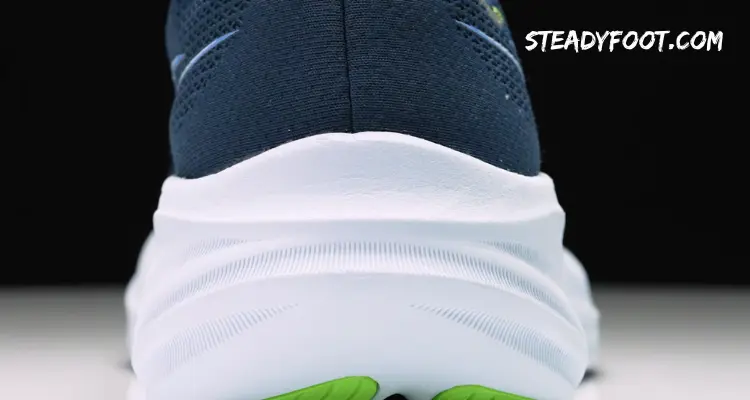 asics-gel-nimbus-26-heel-counter