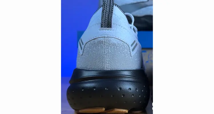 brooks-glycerin-21-heel-counter