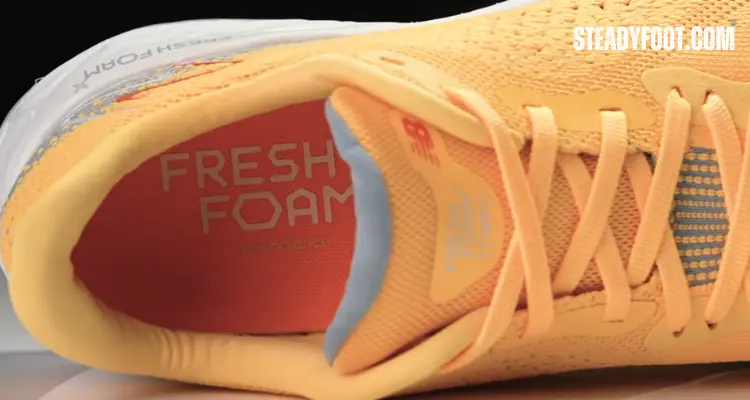 new-balance-fresh-foam-x-tempo-v2-heel-collar-and-tongue