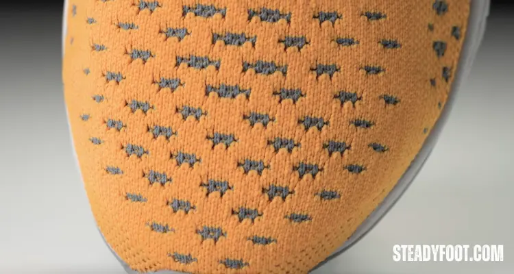 new-balance-tempo-v2-knit-toe-box