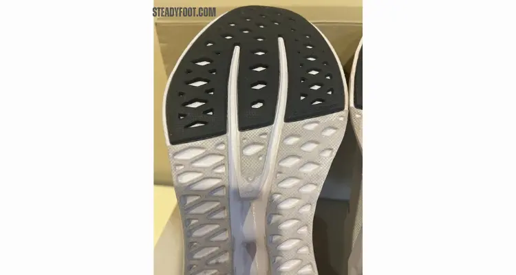 on-cloudsurfer-7-outsole