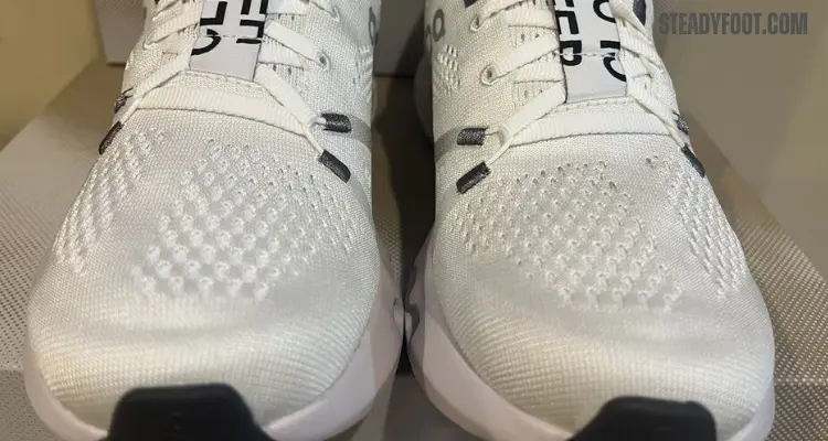 on-cloudsurfer-7-upper-toe-box