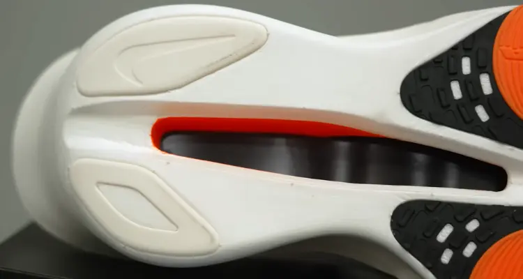 nike-alphafly-3-outsole-cutouts