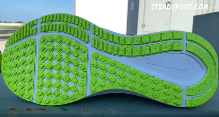 nike-structure-25-outsole