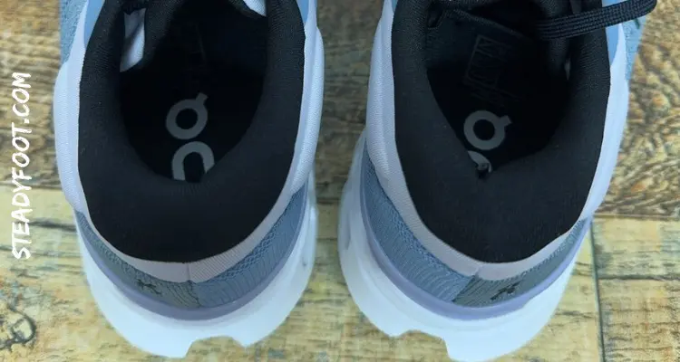 on-cloudstratus-3-ankle-collar