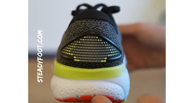 brooks-ghost-16-heel-counter