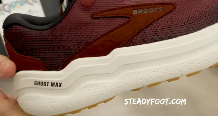 brooks-ghost-max-2-heel-collar