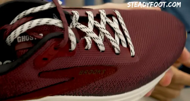 brooks-ghost-max-2-toe-box-and-laces