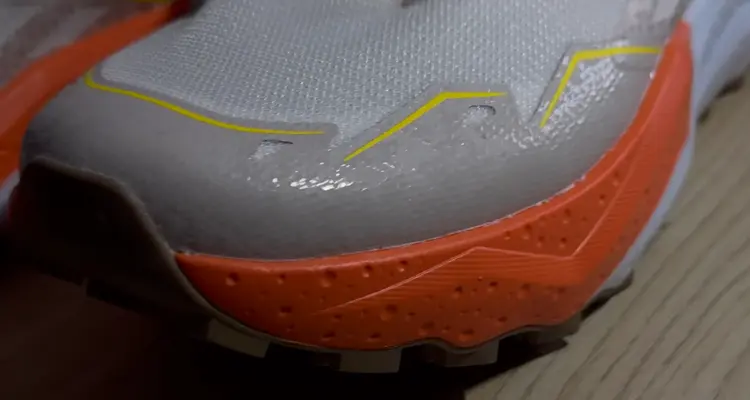 brooks-caldera-toe-bumper